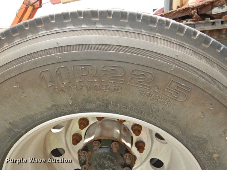 image for item DI0191 2013 Volvo VN  semi truck