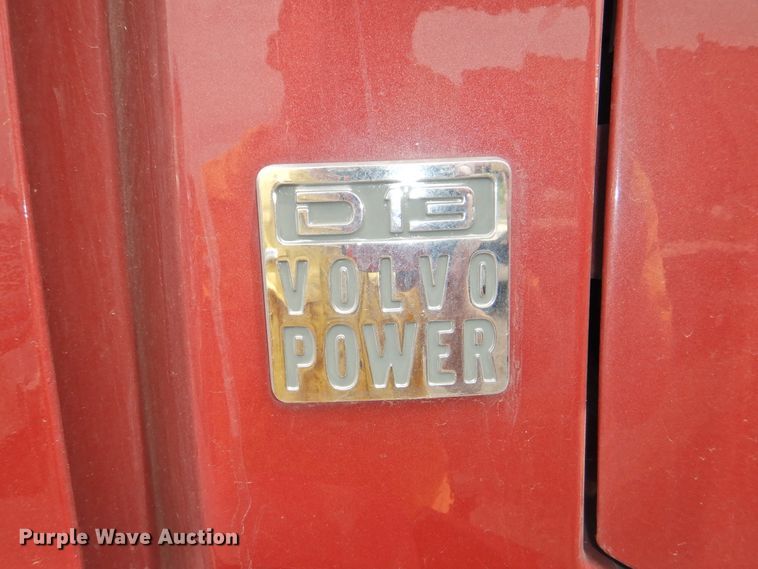 image for item DI0191 2013 Volvo VN  semi truck