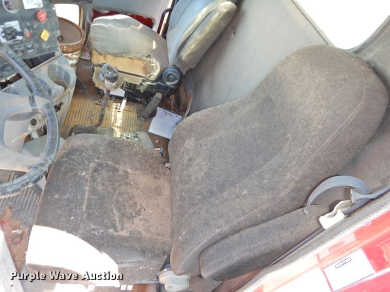 image for item DI0203 2005 Freightliner Columbia 120  semi truck