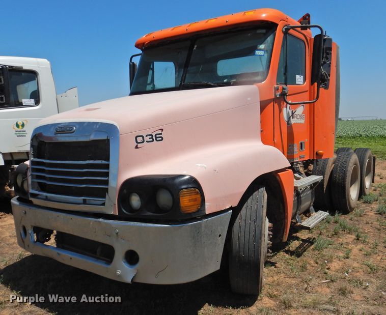 image for item DI0209 2006 Freightliner ST120 semi truck