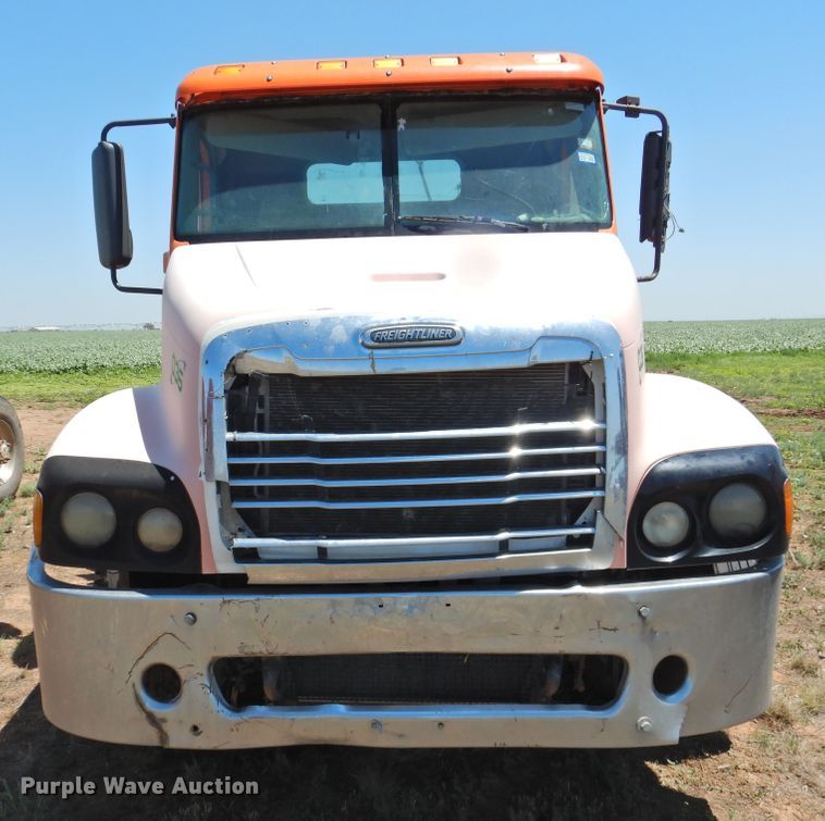 image for item DI0209 2006 Freightliner ST120 semi truck