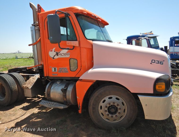 image for item DI0209 2006 Freightliner ST120 semi truck