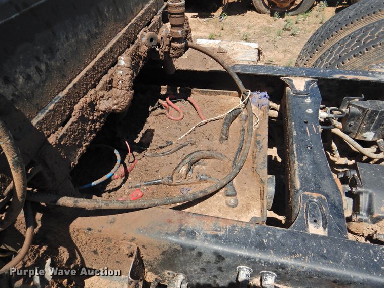 image for item DI0209 2006 Freightliner ST120 semi truck