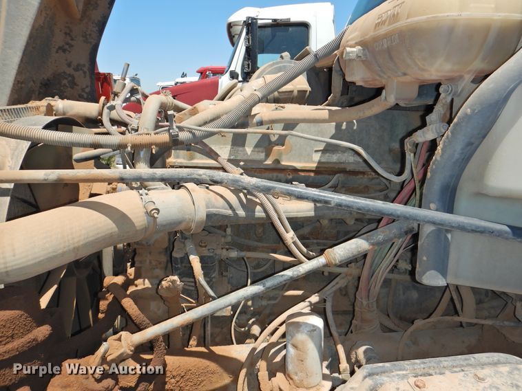 image for item DI0209 2006 Freightliner ST120 semi truck