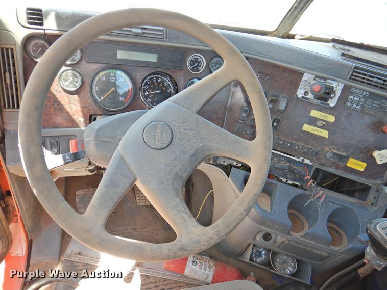 image for item DI0209 2006 Freightliner ST120 semi truck