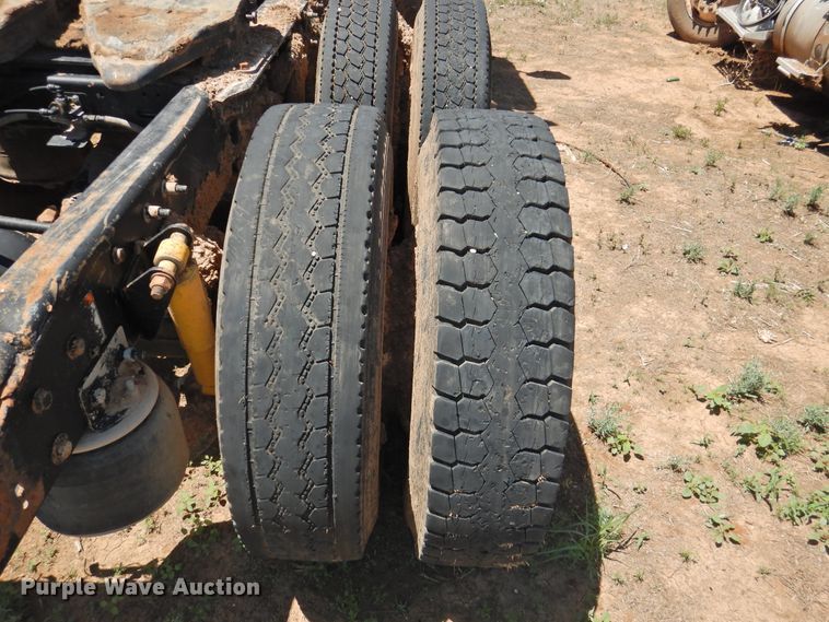 image for item DI0209 2006 Freightliner ST120 semi truck