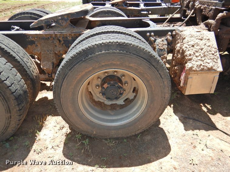 image for item DI0209 2006 Freightliner ST120 semi truck