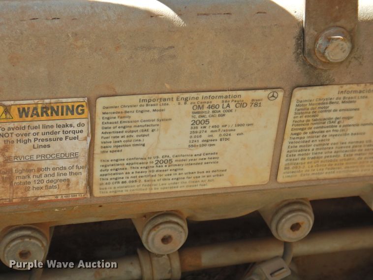 image for item DI0232 2006 Freightliner Columbia 120  semi truck