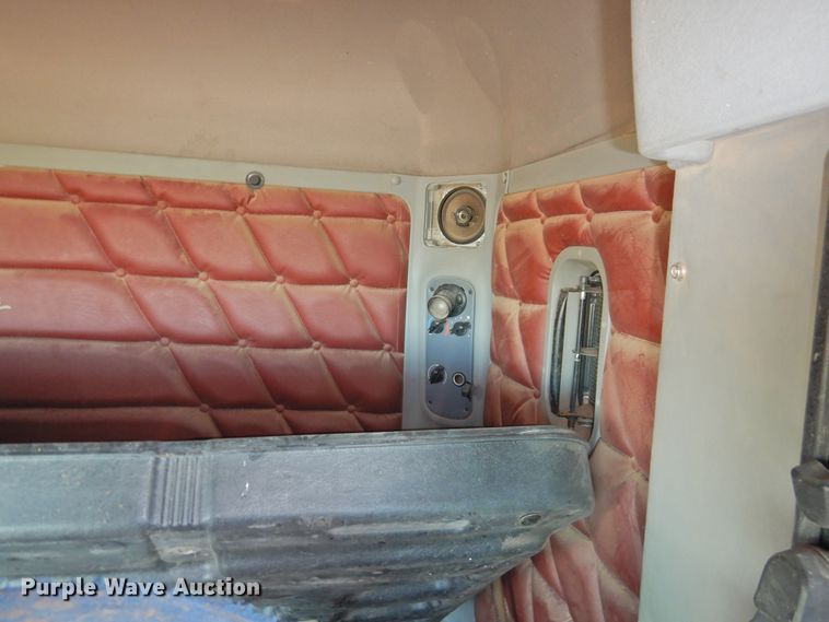 image for item DI0232 2006 Freightliner Columbia 120  semi truck