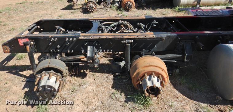 image for item DI0233 2013 Volvo VNL  semi truck