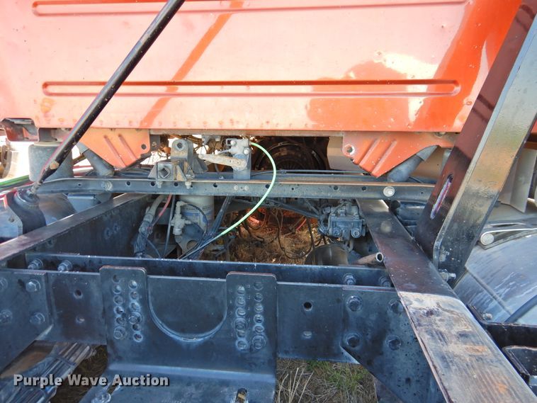 image for item DI0233 2013 Volvo VNL  semi truck