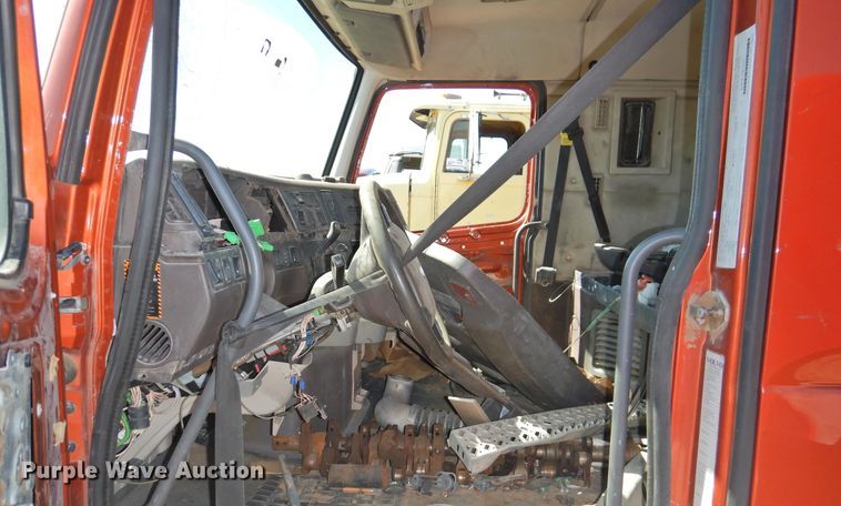 image for item DI0233 2013 Volvo VNL  semi truck