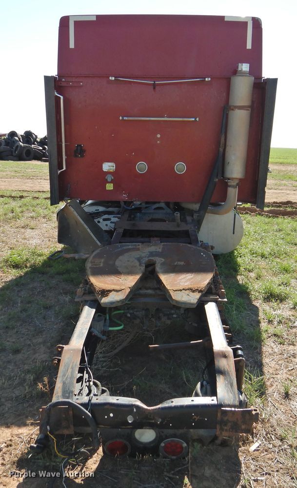 image for item DI0239 2007 International 9400i SBA  semi truck