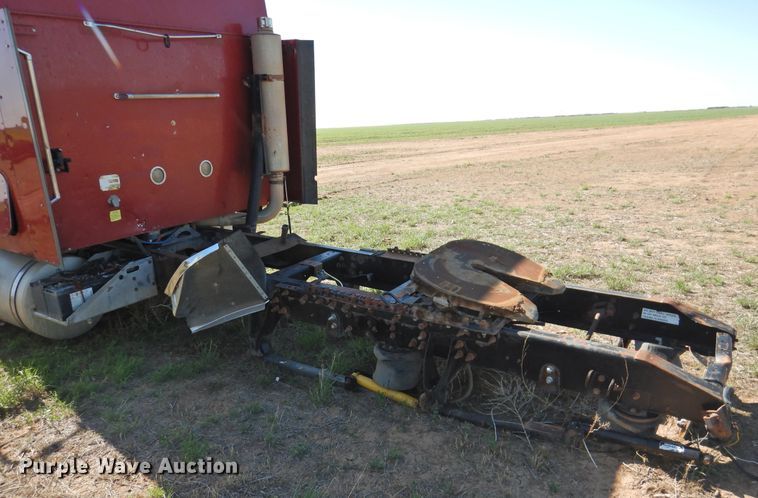 image for item DI0239 2007 International 9400i SBA  semi truck