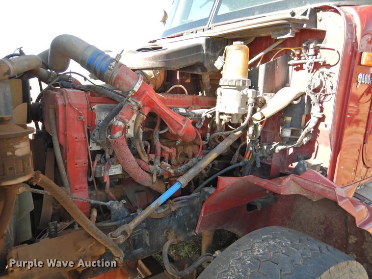 image for item DI0239 2007 International 9400i SBA  semi truck