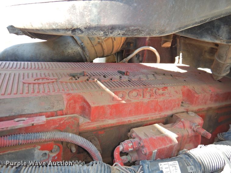 image for item DI0239 2007 International 9400i SBA  semi truck