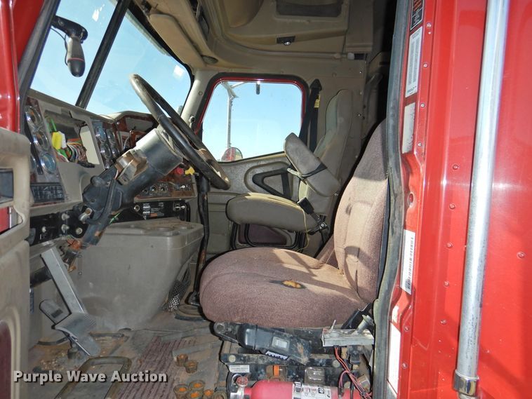 image for item DI0239 2007 International 9400i SBA  semi truck