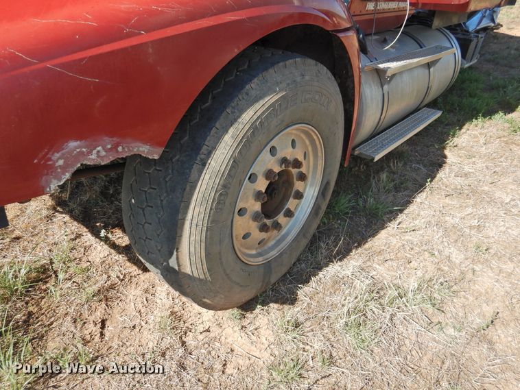 image for item DI0239 2007 International 9400i SBA  semi truck