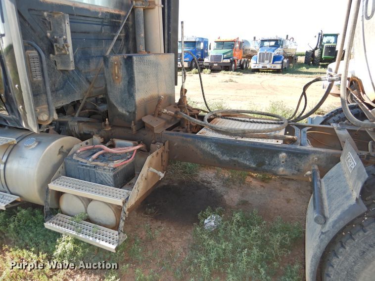 image for item DI0241 2011 International ProStar Premium  semi truck