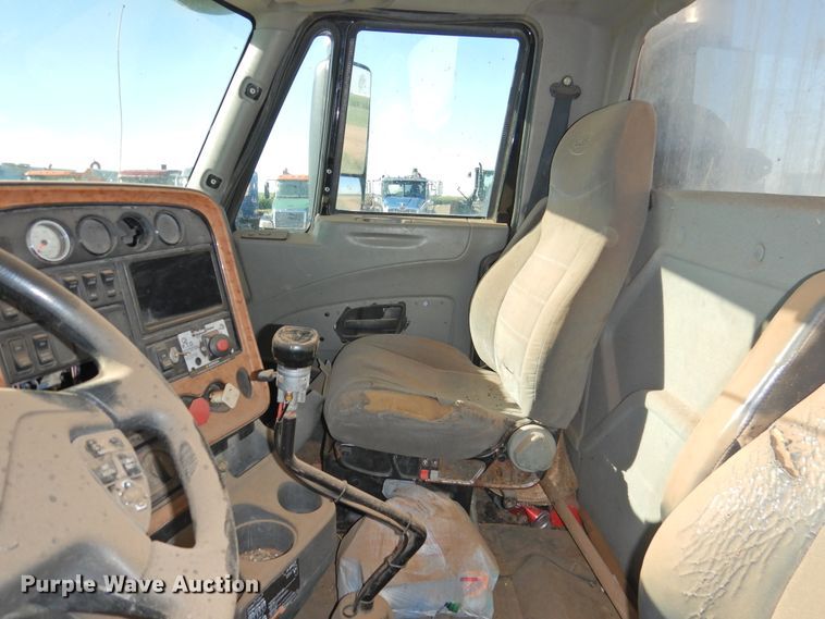 image for item DI0241 2011 International ProStar Premium  semi truck