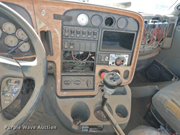 image for item DI0241 2011 International ProStar Premium  semi truck