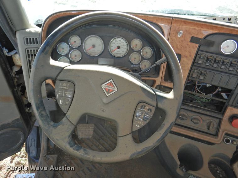 image for item DI0241 2011 International ProStar Premium  semi truck