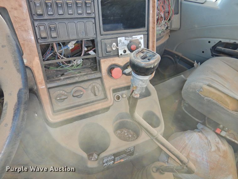 image for item DI0241 2011 International ProStar Premium  semi truck