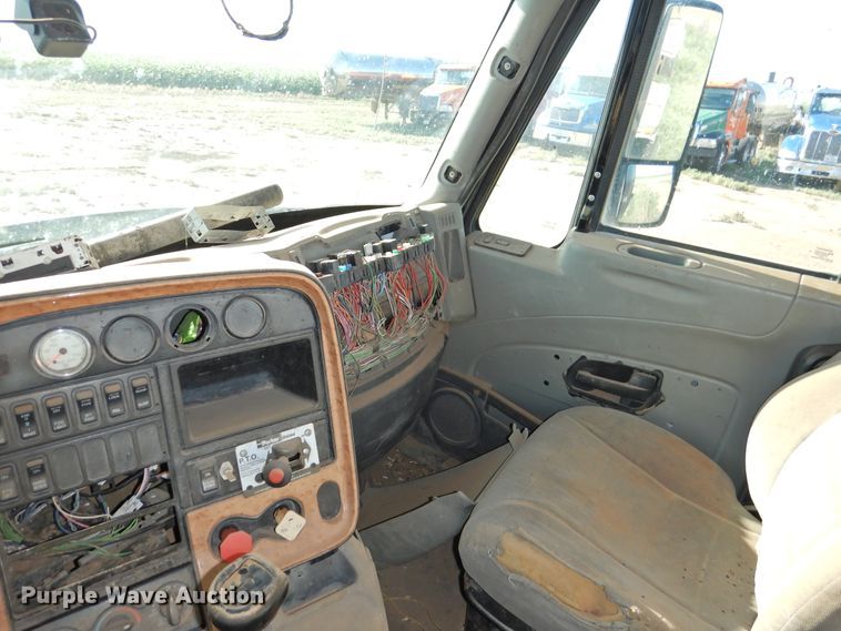 image for item DI0241 2011 International ProStar Premium  semi truck