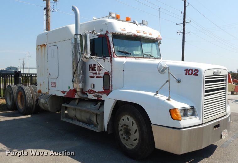 image for item DI7604 1997 Freightliner FLD  semi truck