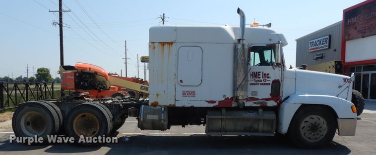 image for item DI7604 1997 Freightliner FLD  semi truck