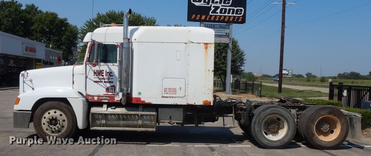 image for item DI7604 1997 Freightliner FLD  semi truck