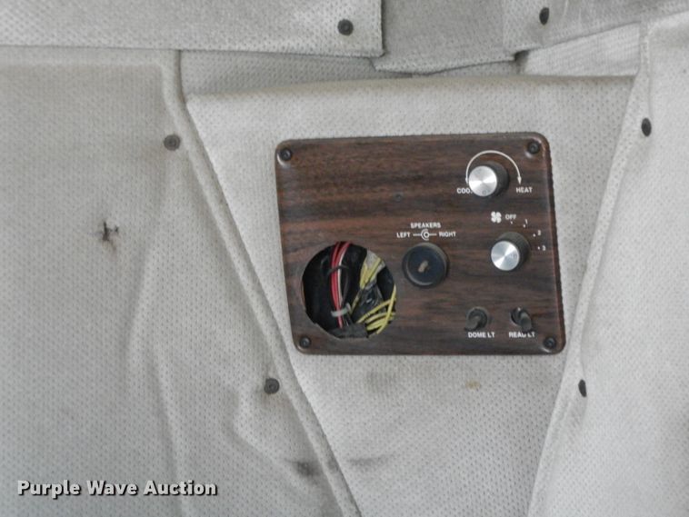 image for item DI7604 1997 Freightliner FLD  semi truck