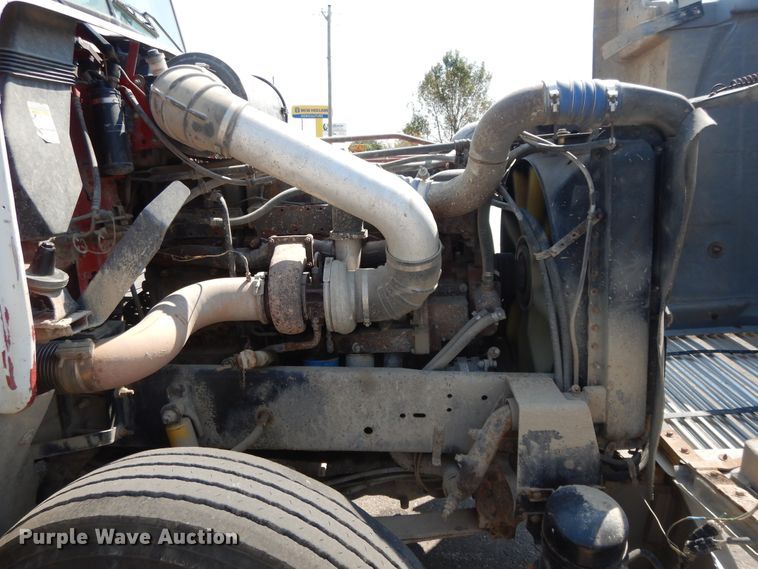 image for item DI7604 1997 Freightliner FLD  semi truck