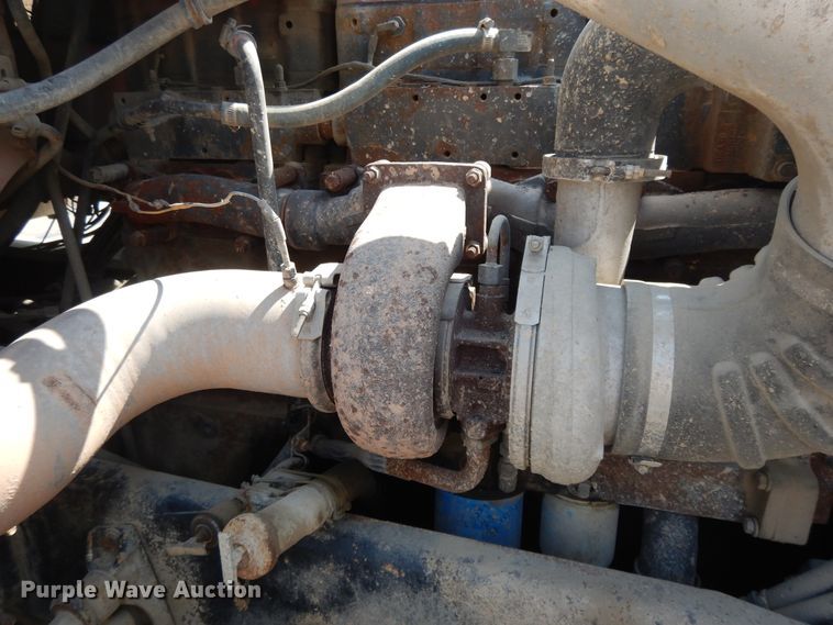 image for item DI7604 1997 Freightliner FLD  semi truck