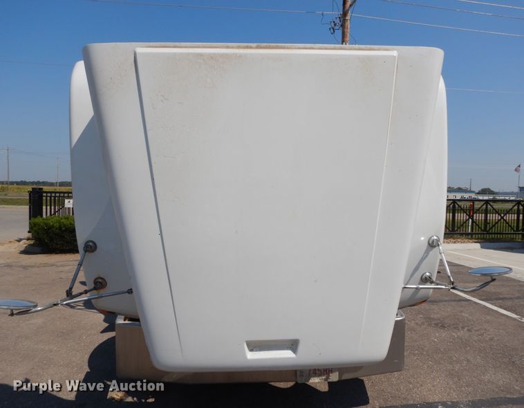 image for item DI7604 1997 Freightliner FLD  semi truck