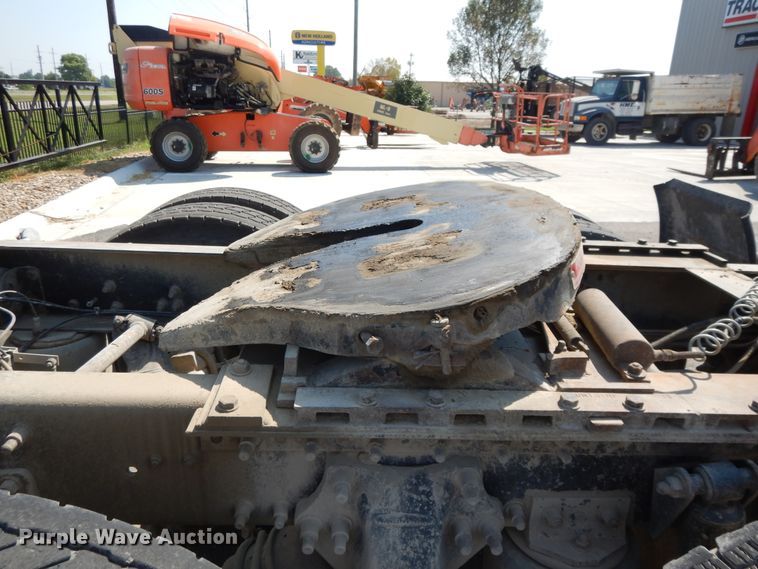 image for item DI7604 1997 Freightliner FLD  semi truck