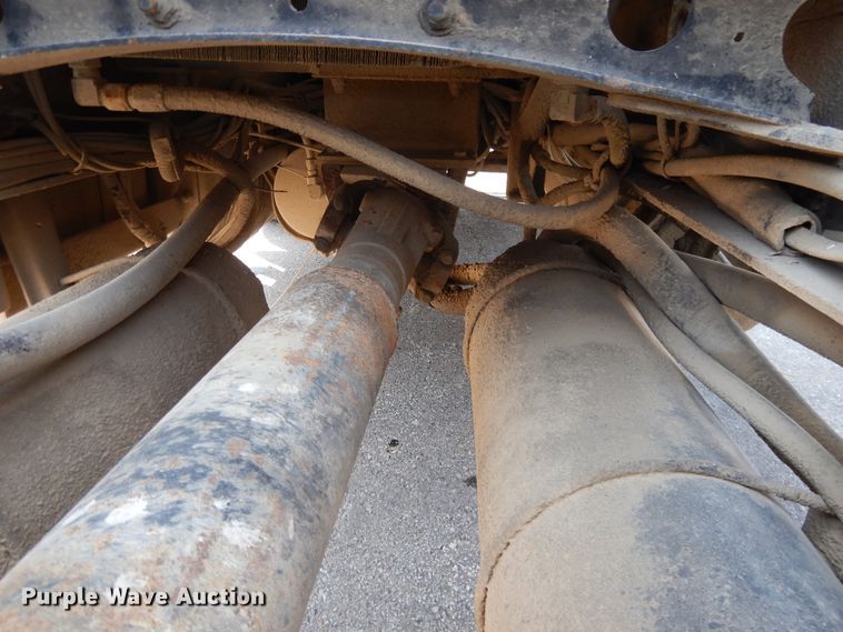 image for item DI7604 1997 Freightliner FLD  semi truck