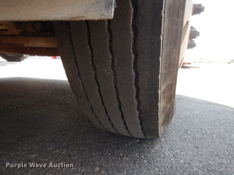 image for item DI7604 1997 Freightliner FLD  semi truck