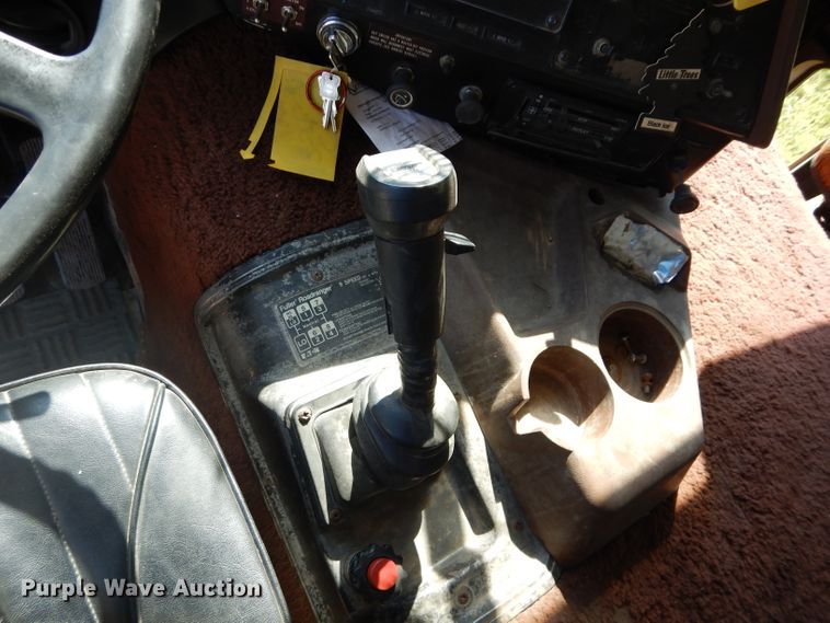 image for item DI8263 1987 International COF9670  semi truck