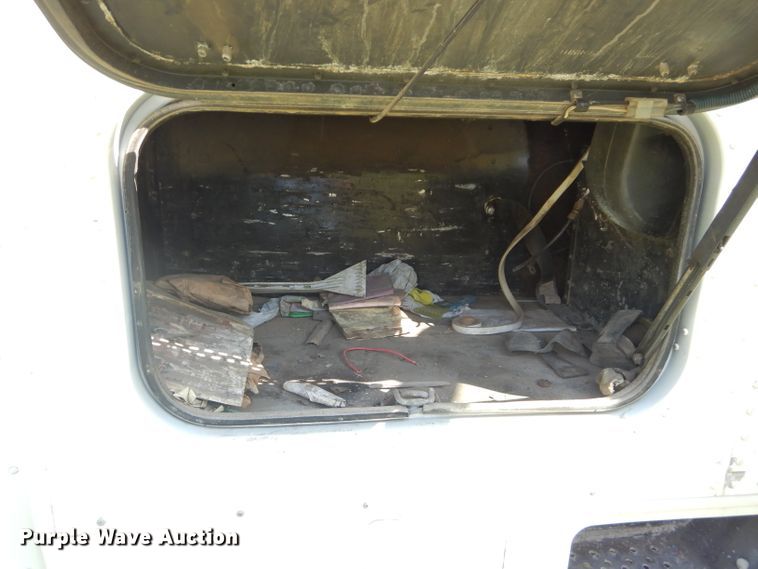 image for item DI8263 1987 International COF9670  semi truck