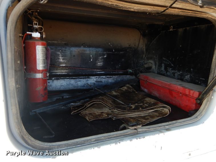 image for item DI8263 1987 International COF9670  semi truck