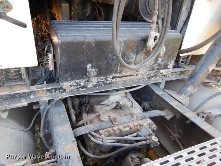 image for item DI8263 1987 International COF9670  semi truck