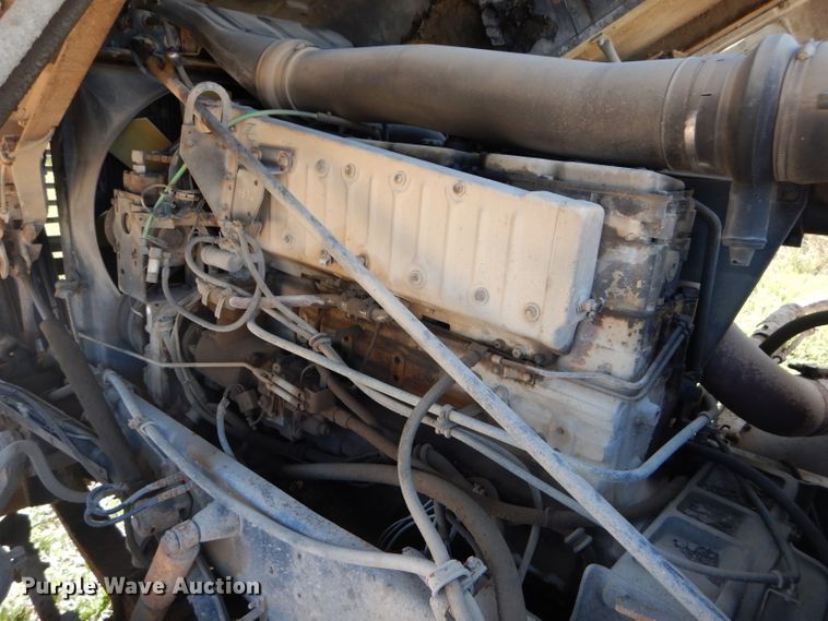 image for item DI8263 1987 International COF9670  semi truck