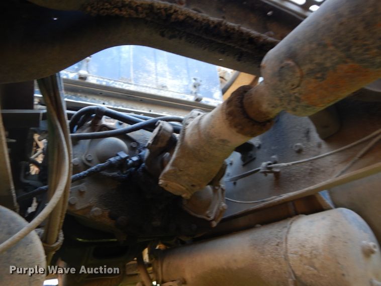 image for item DI8263 1987 International COF9670  semi truck