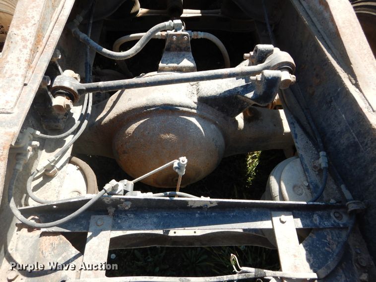 image for item DI8263 1987 International COF9670  semi truck