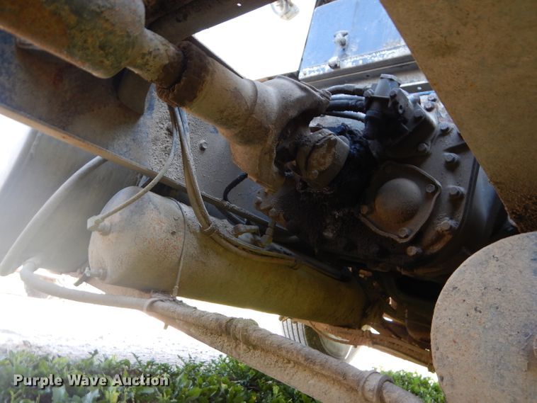 image for item DI8263 1987 International COF9670  semi truck