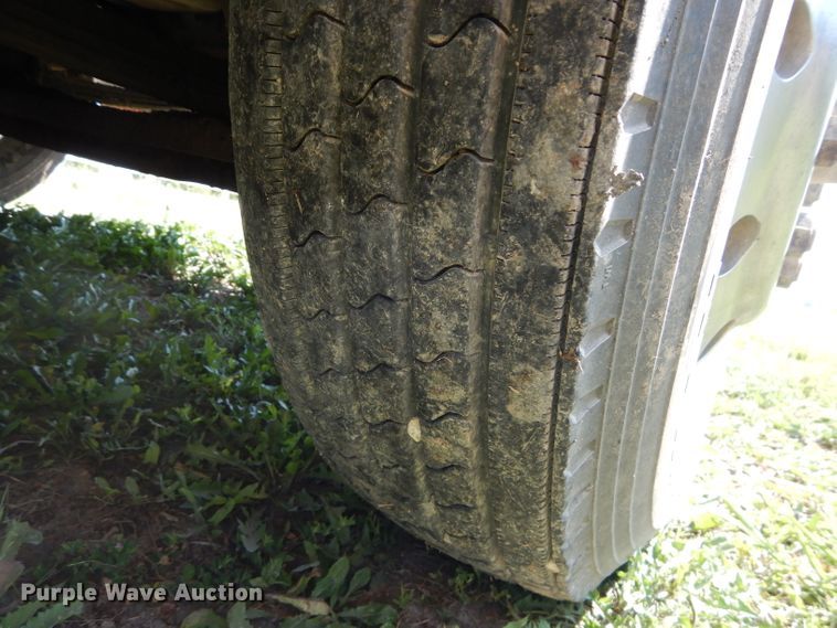 image for item DI8263 1987 International COF9670  semi truck