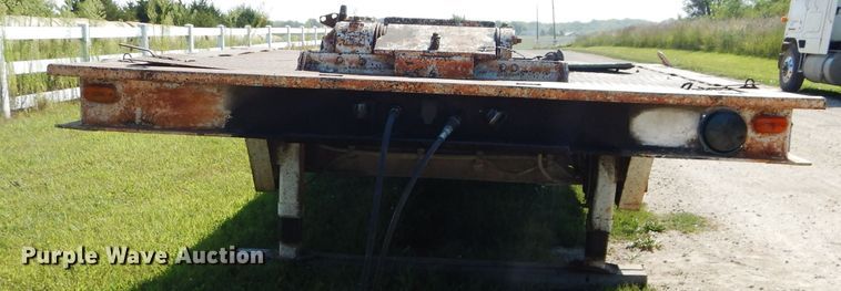 image for item DI8264 1982 Trail King equipment trailer