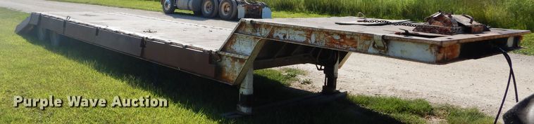 image for item DI8264 1982 Trail King equipment trailer