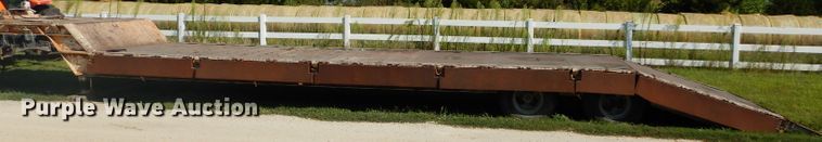 image for item DI8264 1982 Trail King equipment trailer